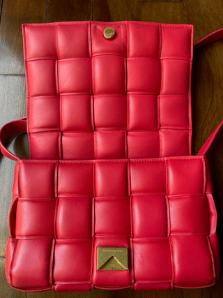 Bottega cassette roja